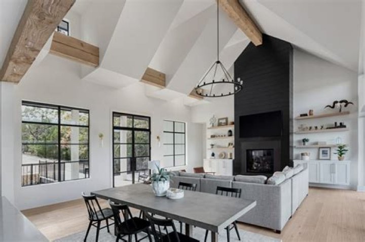 How would you describe a farmhouse style